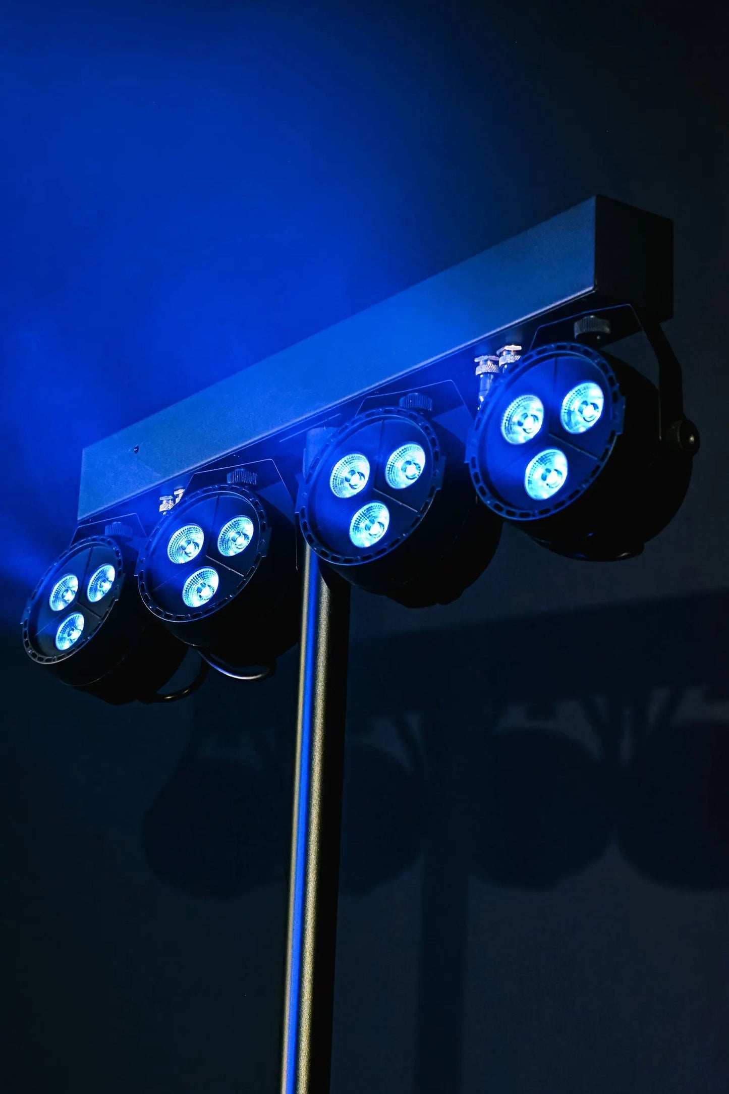 QTX Rechargeable LED PAR Bar with Tripod