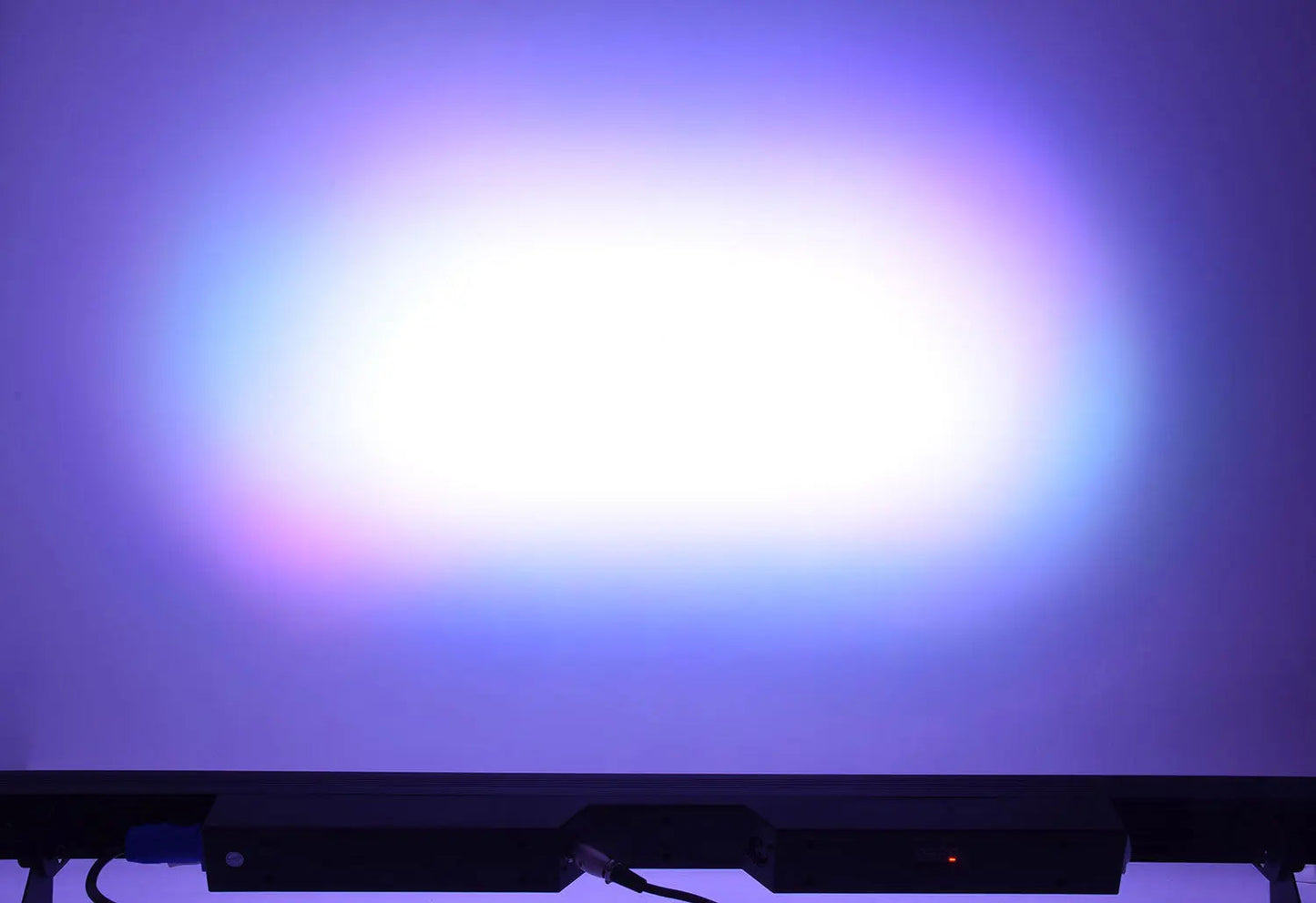 QTX Wash and Beam: 24 x 3W LED Wall Bar