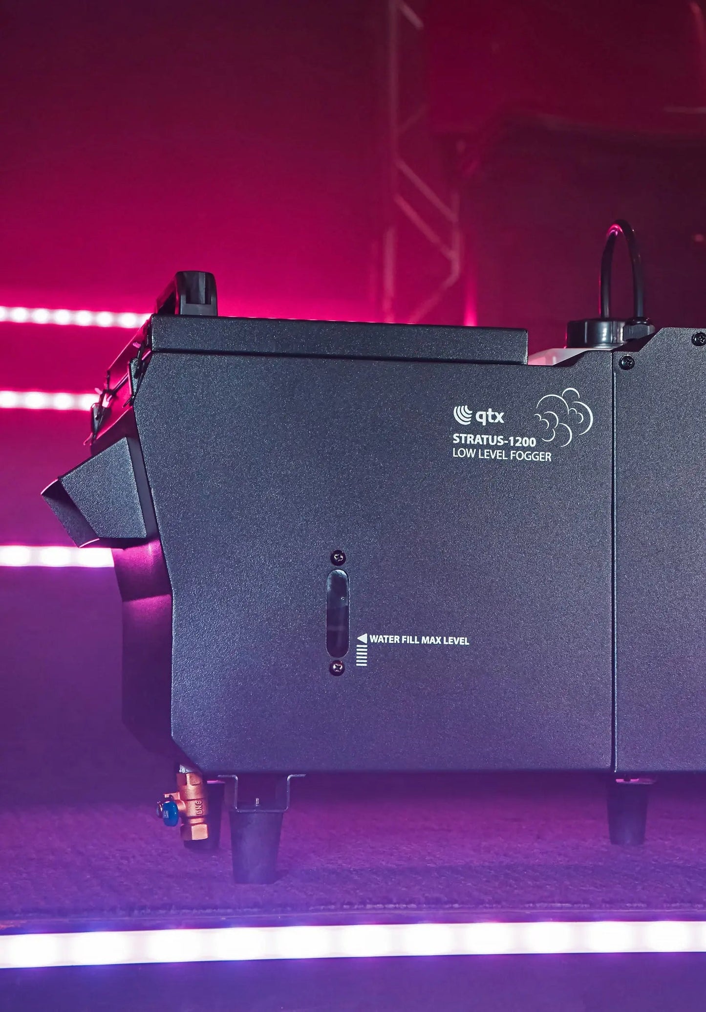 QTX STRATUS 1200-Low Level Fog Machine