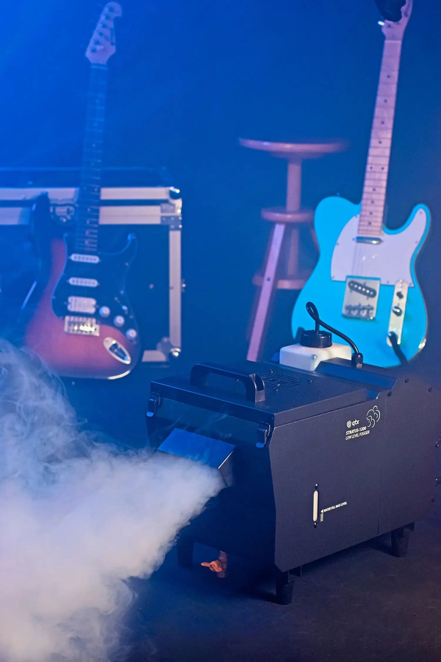 QTX STRATUS 1200-Low Level Fog Machine