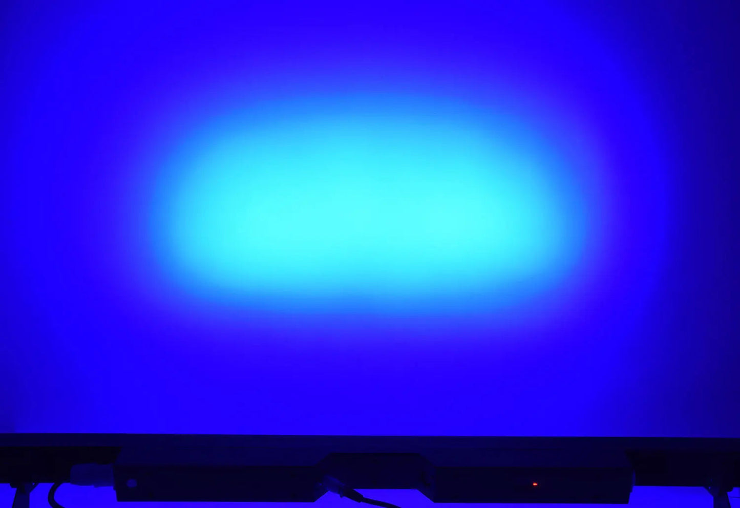 QTX Wash and Beam: 24 x 3W LED Wall Bar