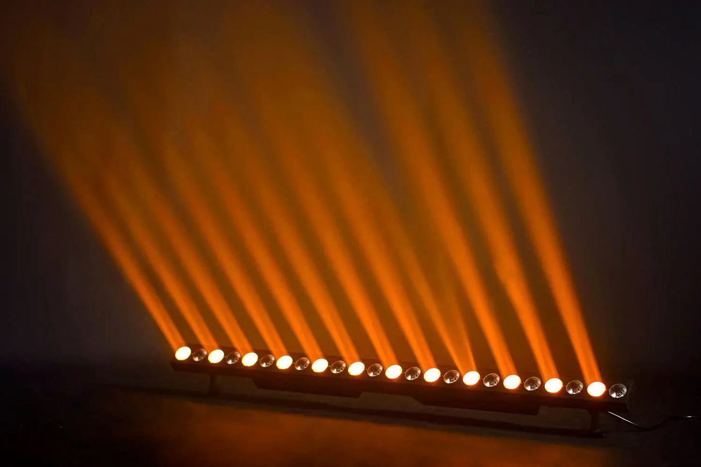 Wash and Beam: 24 x 3W LED Wall Bar Wash and Beam: 24 x 3W LED Wall Ba